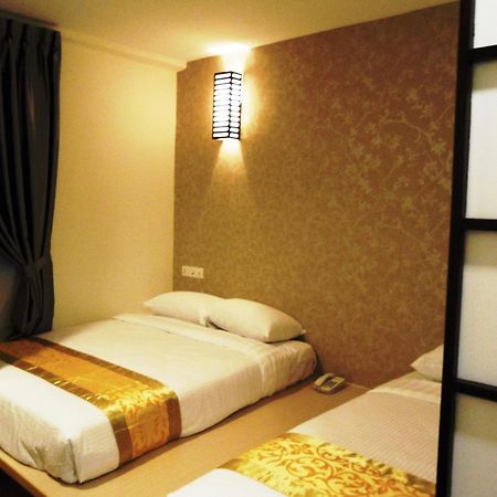 Eight Days Boutique Hotel - Mount Austin Johor Bahru Dış mekan fotoğraf
