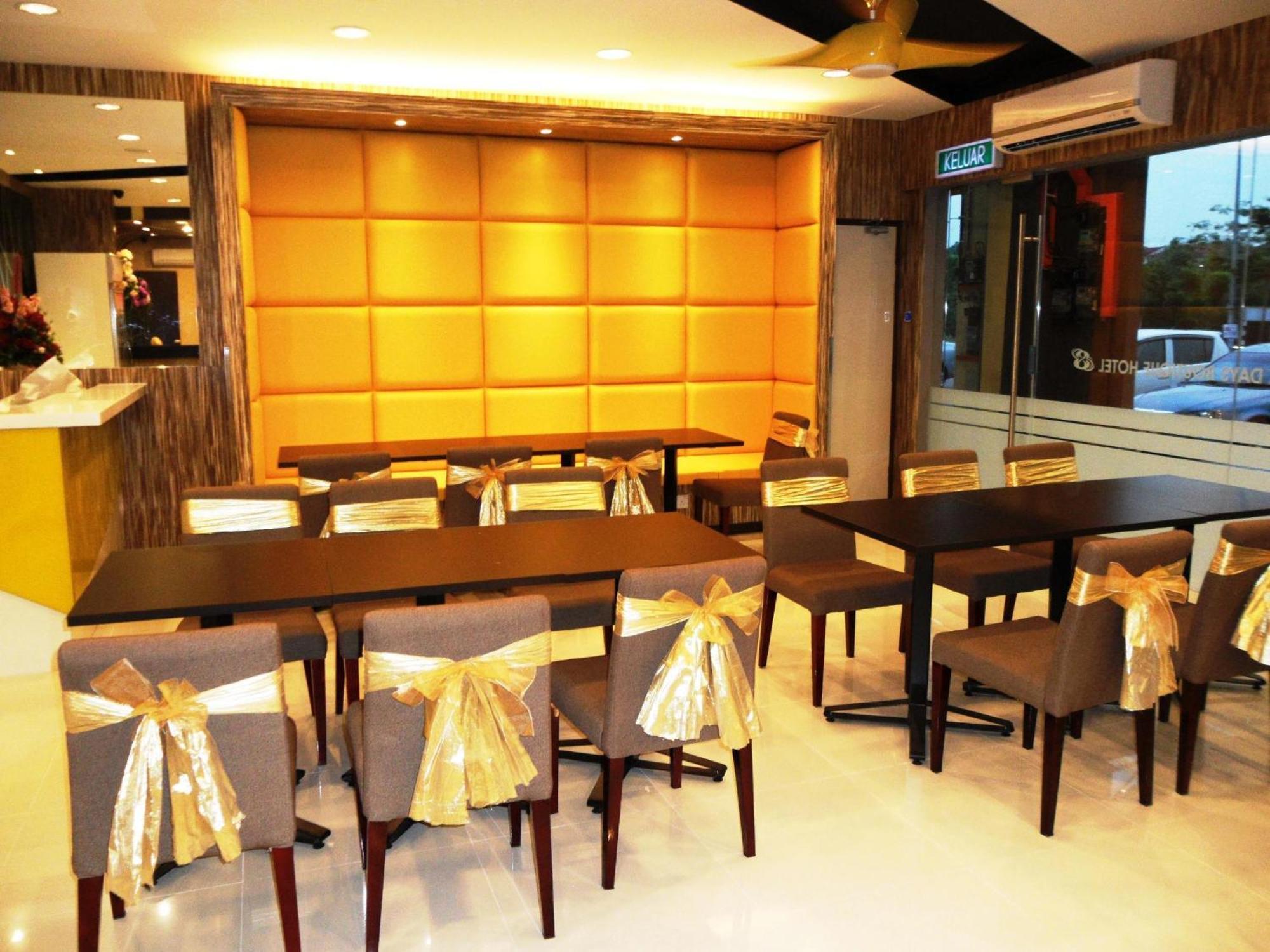 Eight Days Boutique Hotel - Mount Austin Johor Bahru Dış mekan fotoğraf