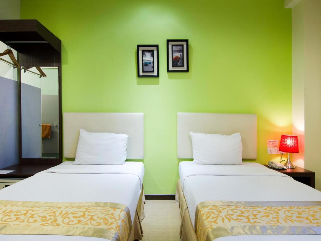 Eight Days Boutique Hotel - Mount Austin Johor Bahru Dış mekan fotoğraf