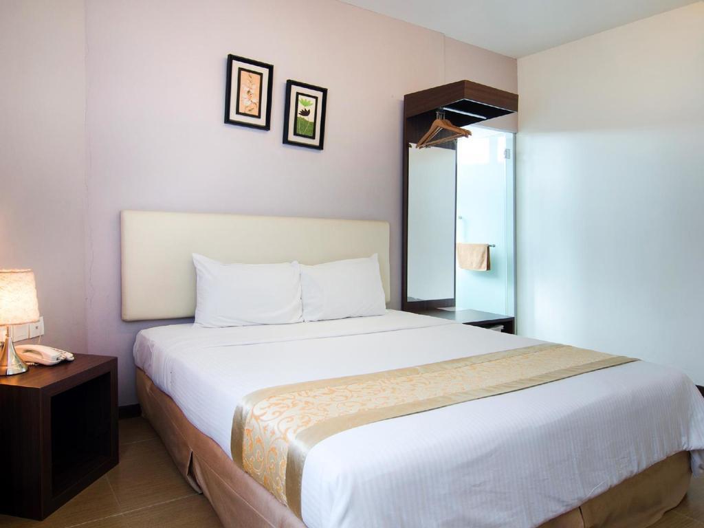 Eight Days Boutique Hotel - Mount Austin Johor Bahru Dış mekan fotoğraf